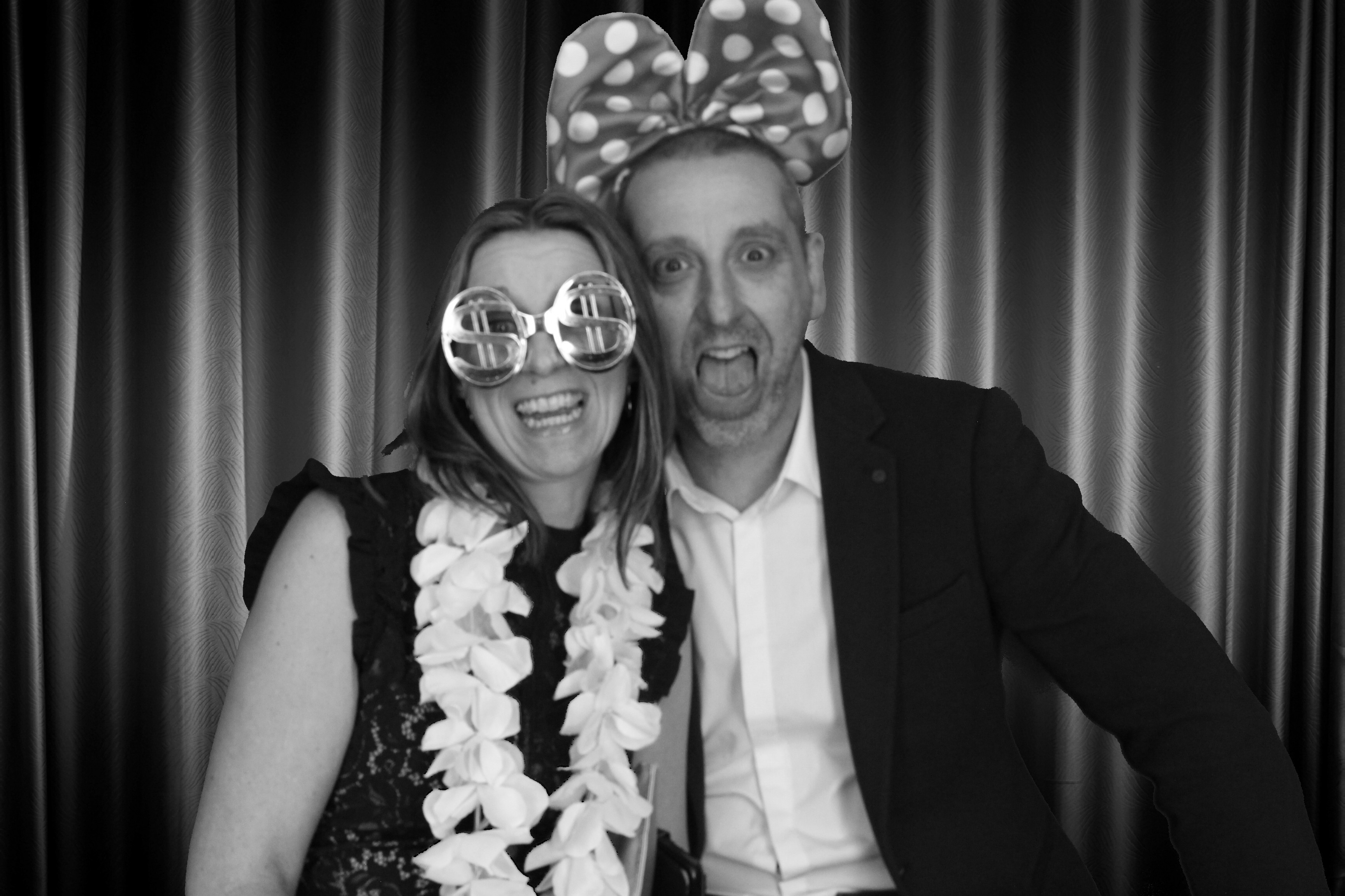 Mr & Mrs Mills | View more photos from the event at gallery.myphotoboothexperience.co.uk/u/MyPhotoBoothExperienceLtd/Mr-Mrs-Mills